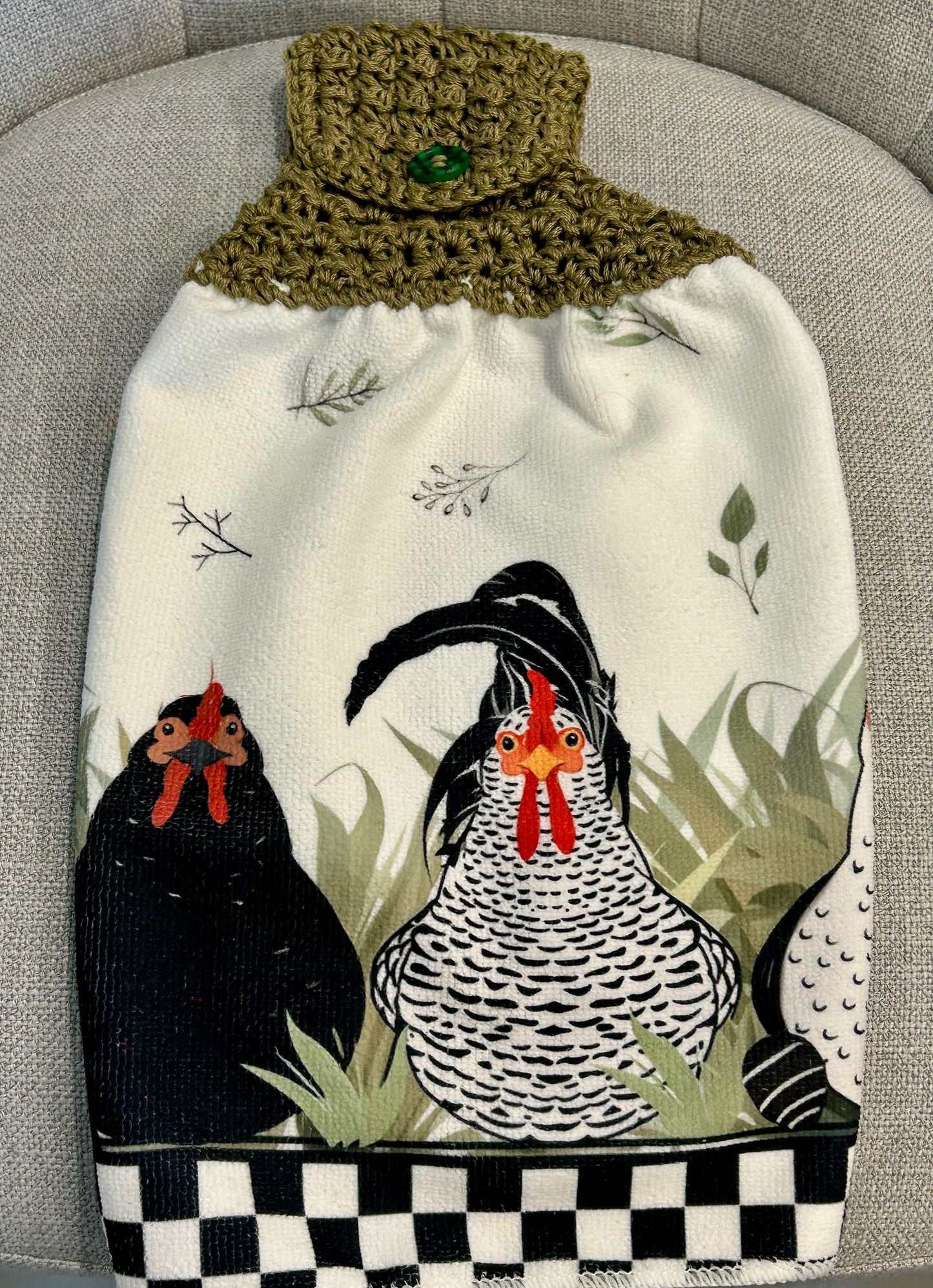 Crocheted top kitchen towel Chicken collection - black white checkered nest