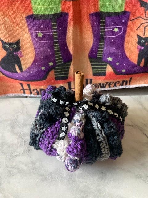 Crochet Halloween Pumpkin Set of 2 - bobble design (med & sm) - seasonal > free shipping