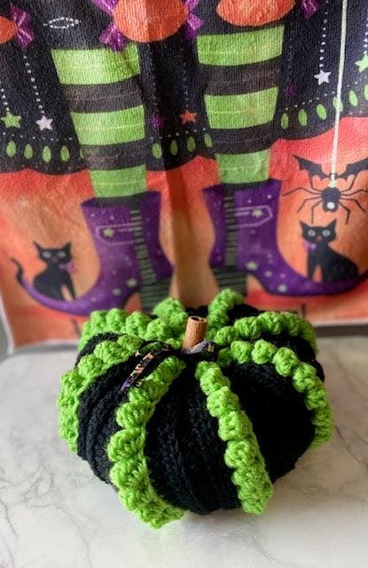 Crochet Halloween Pumpkin - bobble design (black/green) - seasonal > free shipping