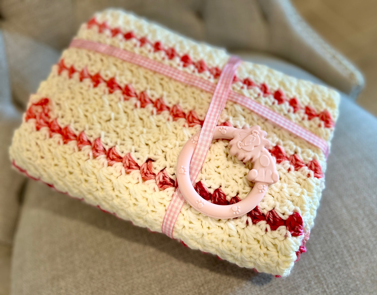 Crocheted Baby Blanket pink white NEW - very soft with gift
