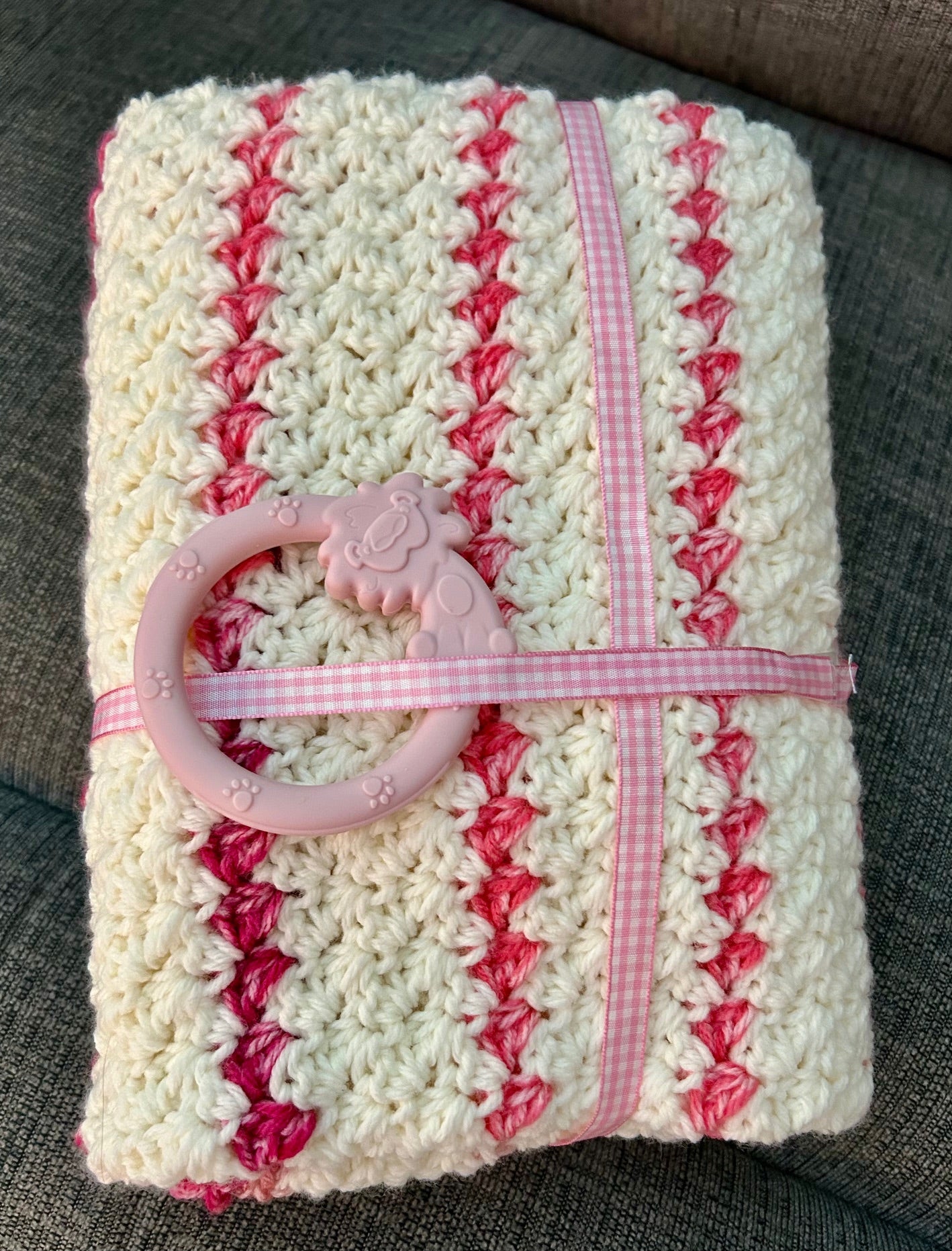 Crocheted Baby Blanket pink white NEW - very soft with gift