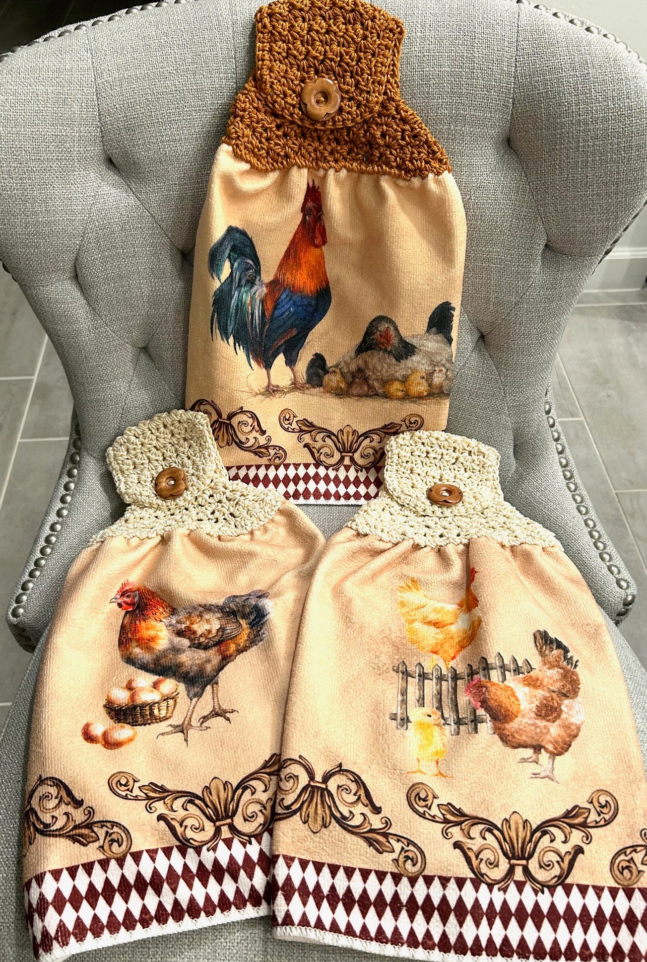 Crocheted top | Kitchen towel | Chicken Hen collection | warm colors