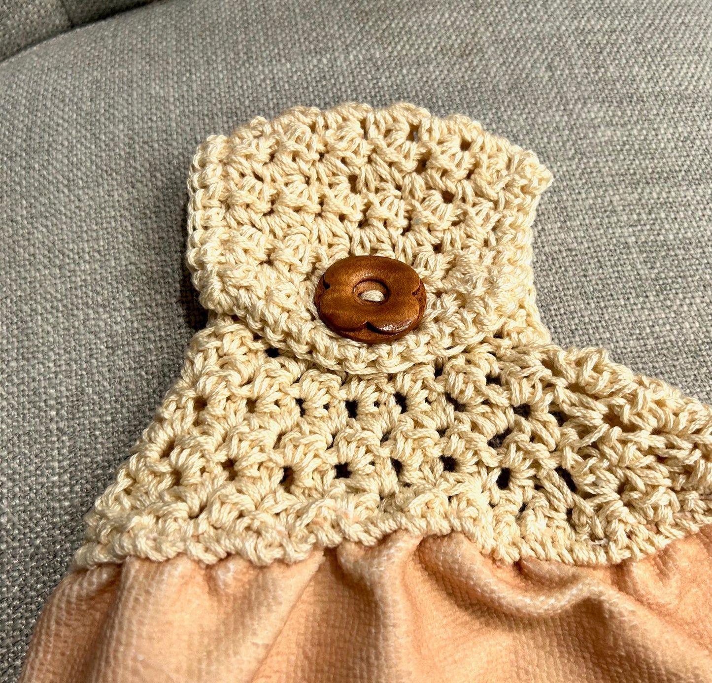 Crocheted top | Kitchen towel | Chicken Hen collection | warm colors