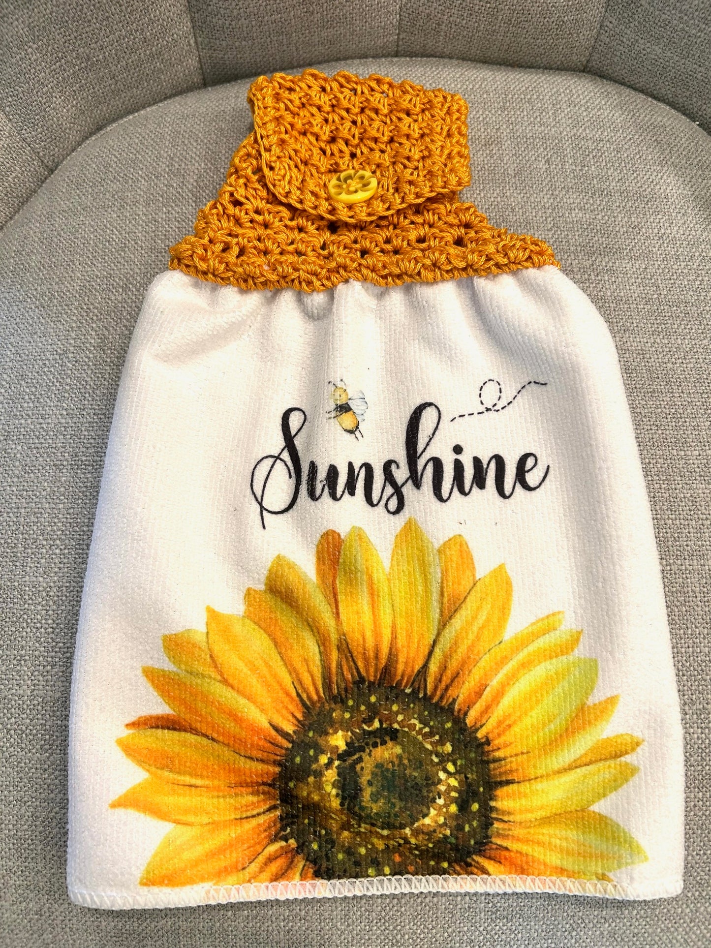 Crocheted top kitchen towels  Spring SUNFLOWERS Bees