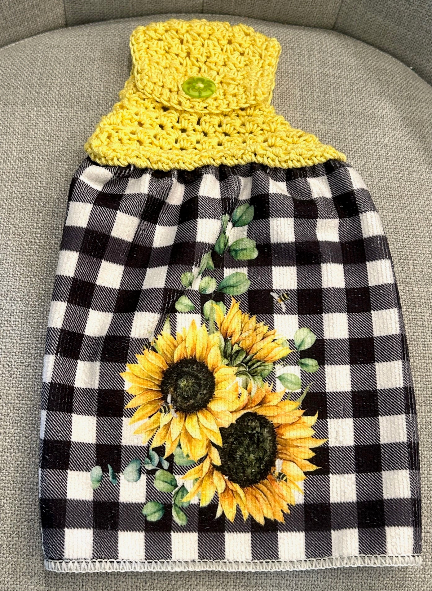 Crocheted top kitchen towels  Spring SUNFLOWERS Bees