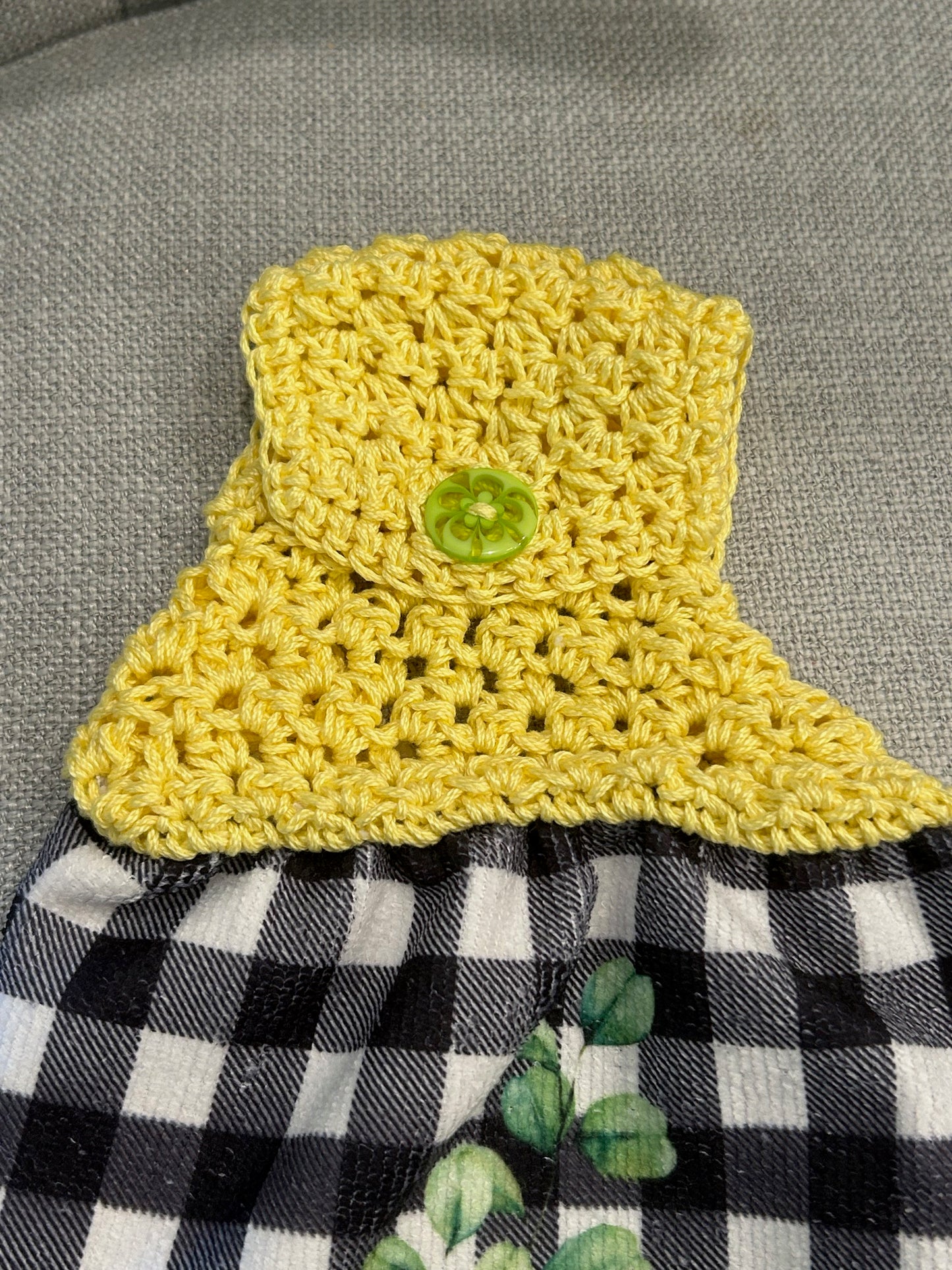 Crocheted top kitchen towels  Spring SUNFLOWERS Bees