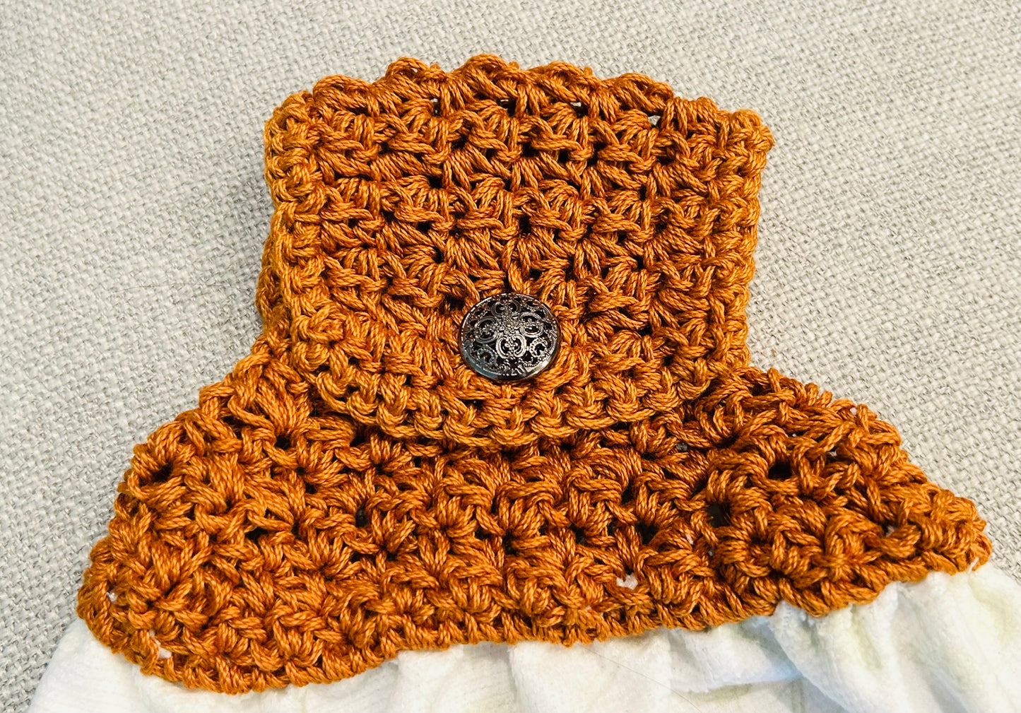 Crochet top kitchen towel | FARM LIFE Highland Cows | Beautiful Home Decor Gift