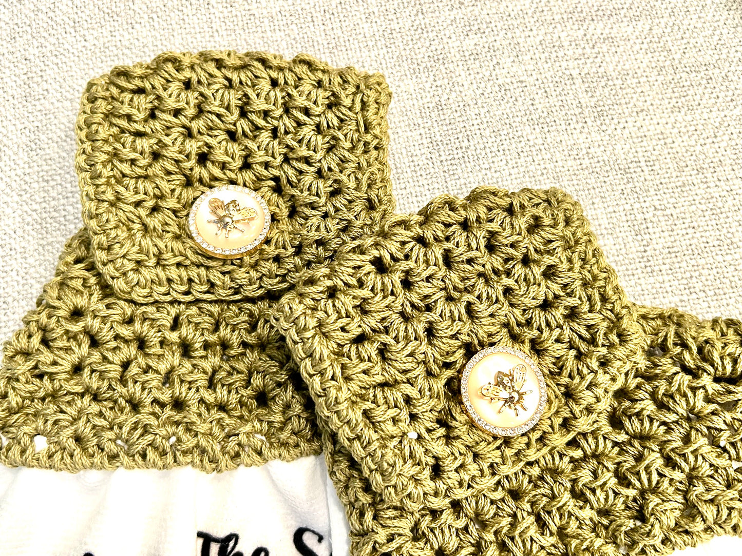 Crocheted top kitchen towel | SUNFLOWERS Floral Bee Button | Home Decor Gift