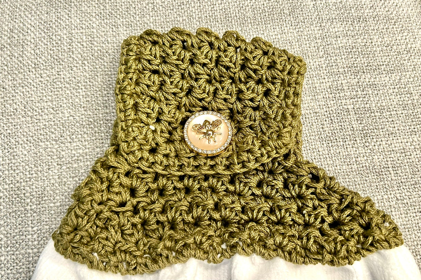 Crocheted top kitchen towel | SUNFLOWERS Floral Bee Button | Home Decor Gift