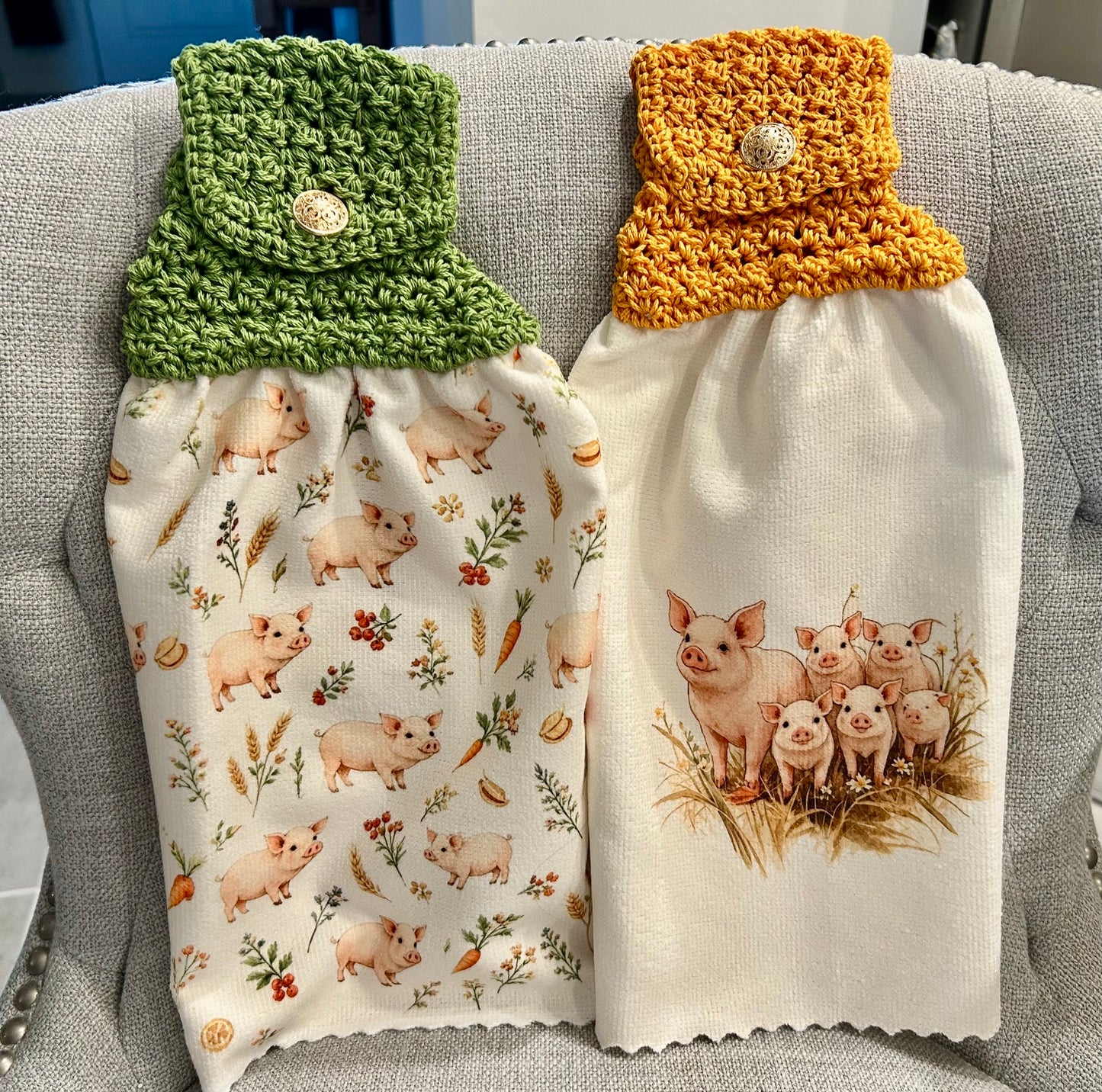 Farm Life Collection | Crochet Top Kitchen towel | Piggy and family | Home Decor Gift