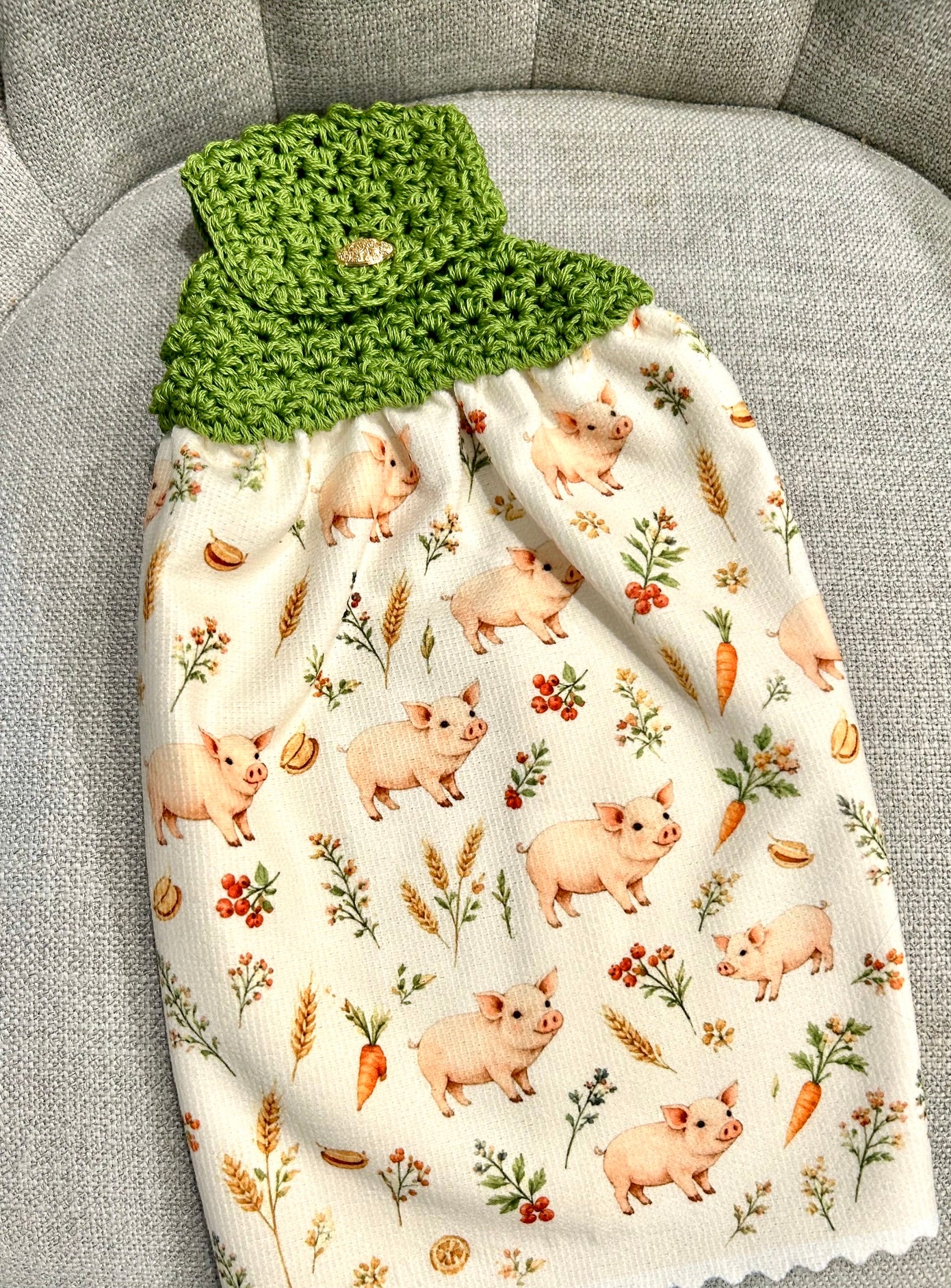 Farm Life Collection | Crochet Top Kitchen towel | Piggy and family | Home Decor Gift